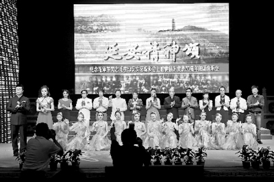 堅(jiān)持“二為”方向，繁榮文藝創(chuàng)作
